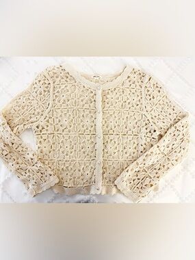 Ultra Pink Cream Crochet Floral Cardigan